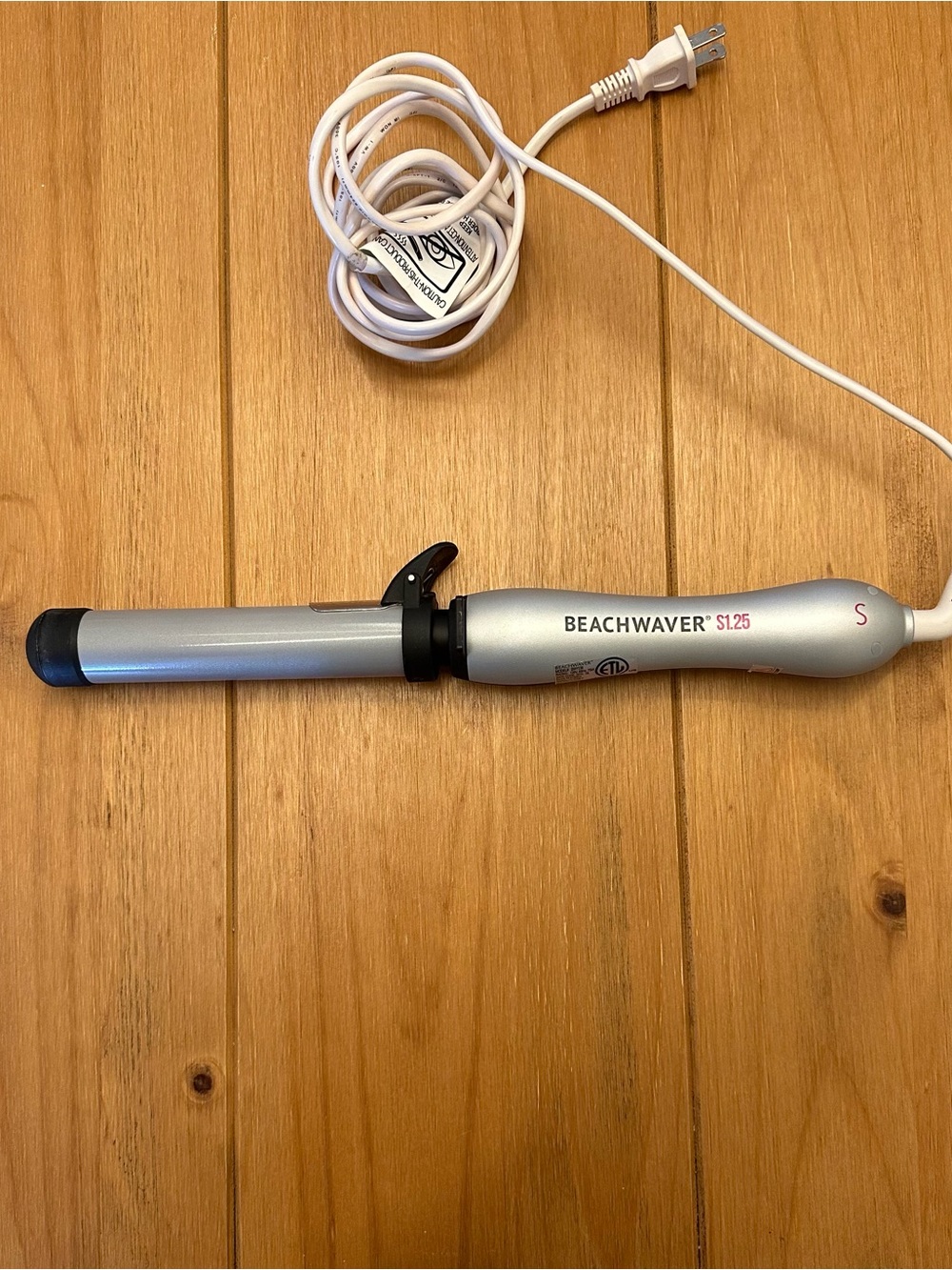 The Beachwaver Co. Silver and Black S1.25 Curling Iron
